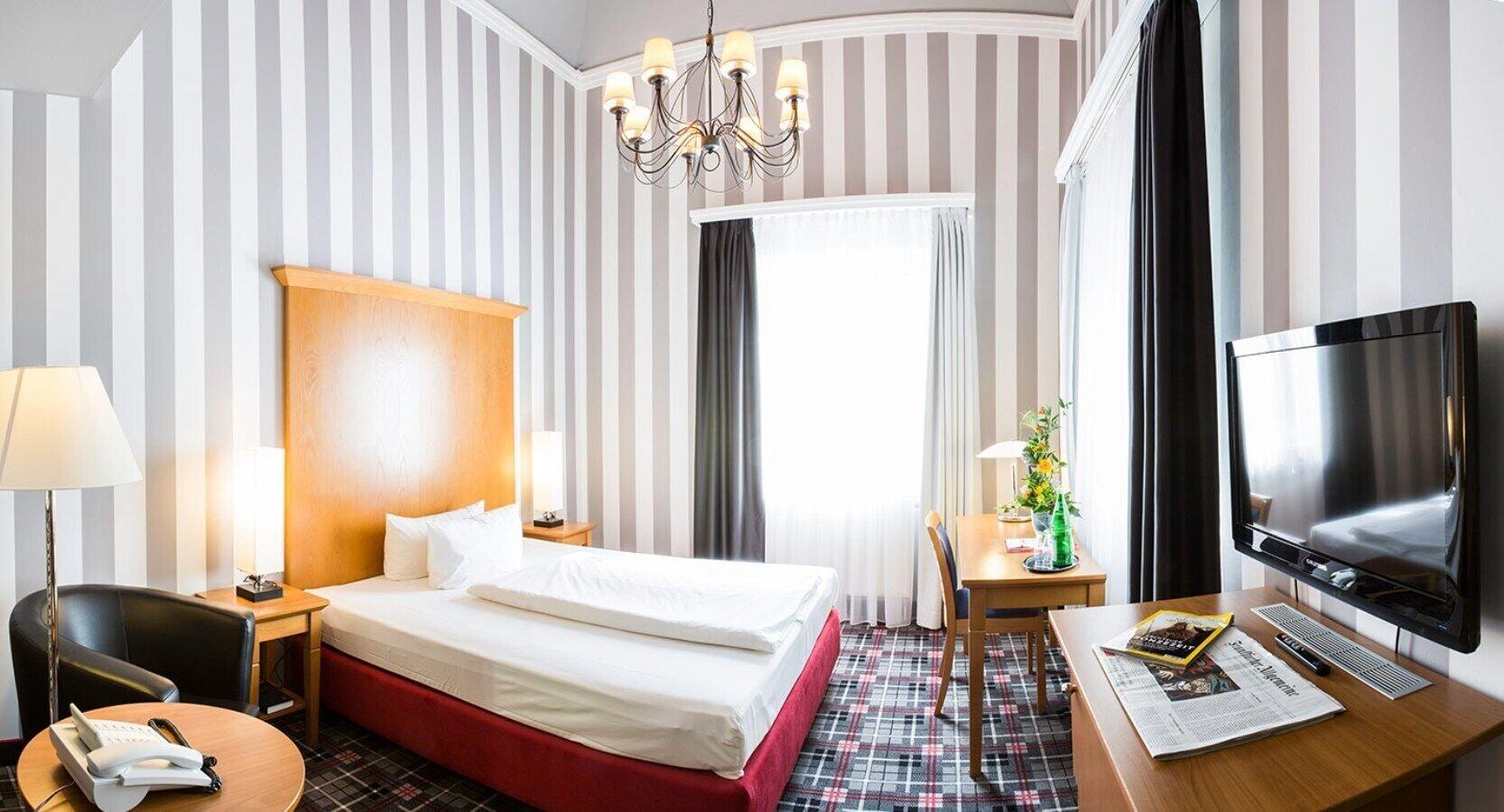 Gruenau Hotel Берлин Екстериор снимка