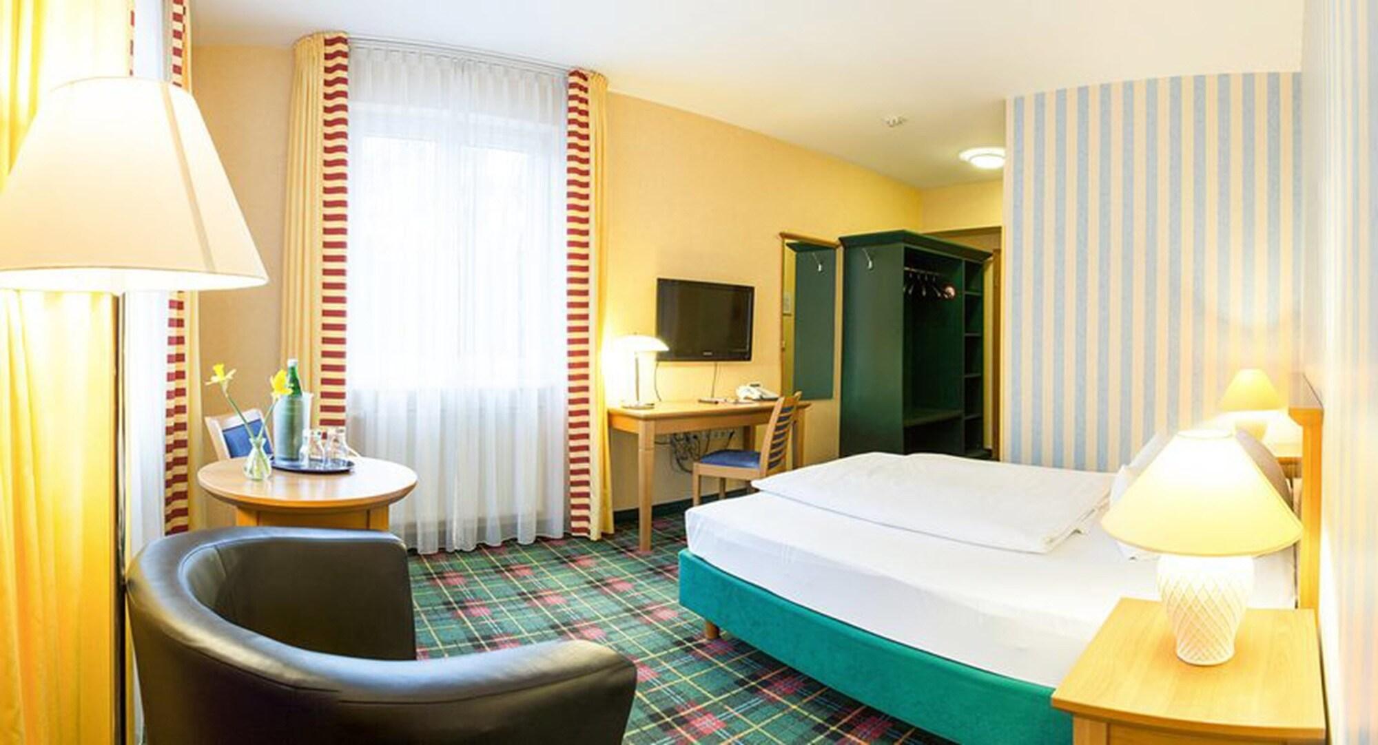 Gruenau Hotel Берлин Екстериор снимка