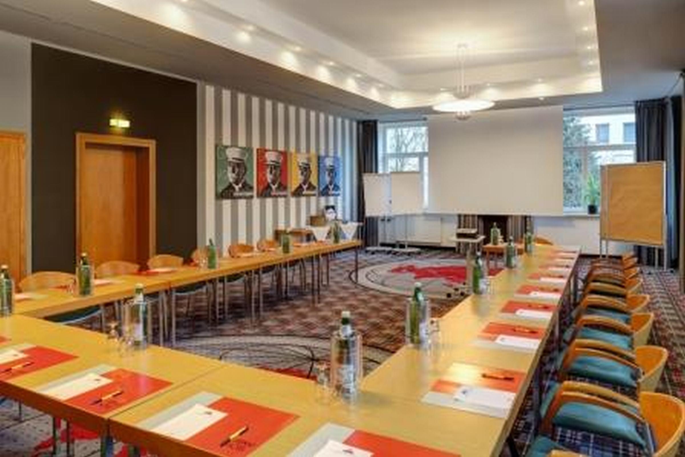 Gruenau Hotel Берлин Екстериор снимка