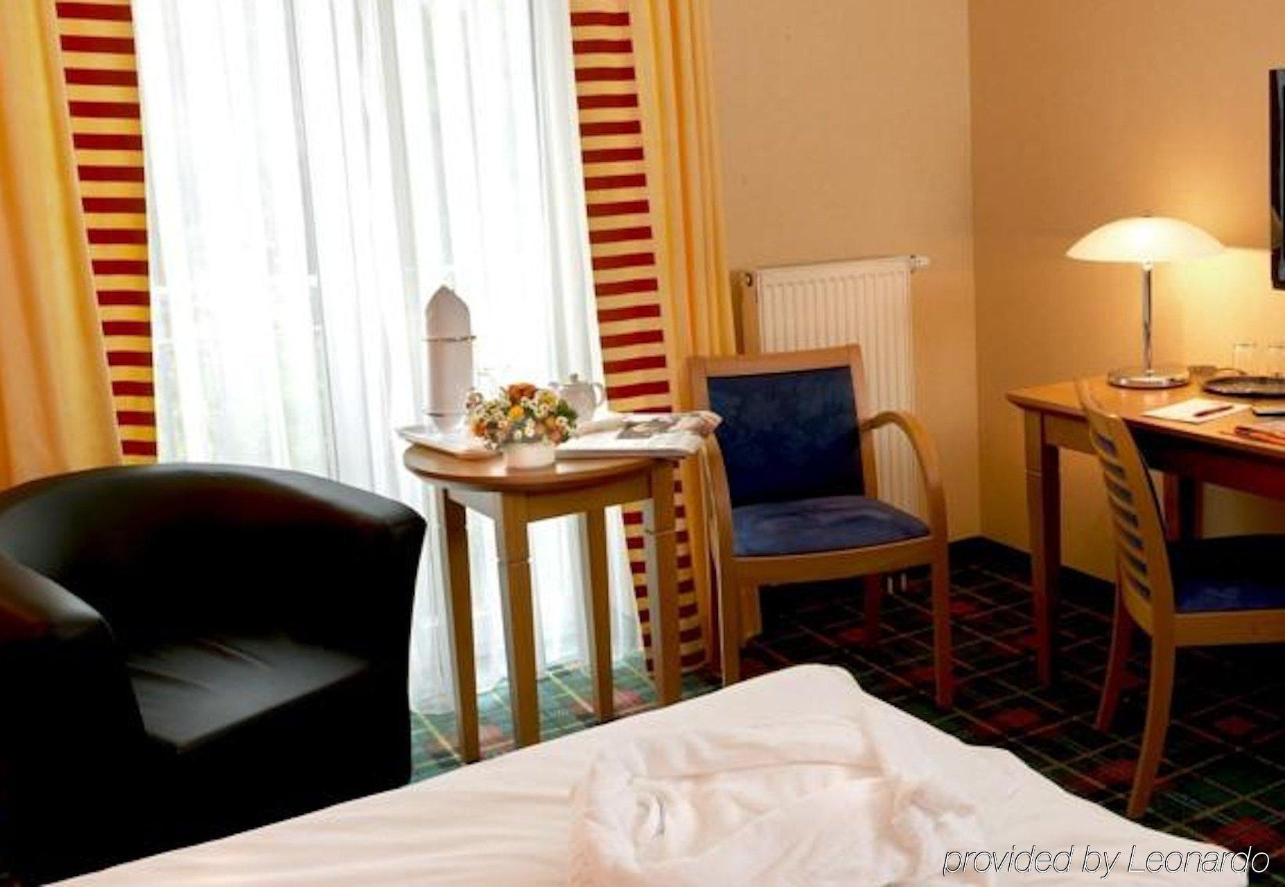 Gruenau Hotel Берлин Екстериор снимка