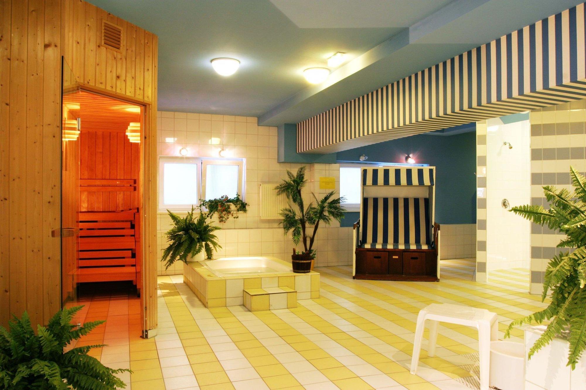 Gruenau Hotel Берлин Екстериор снимка