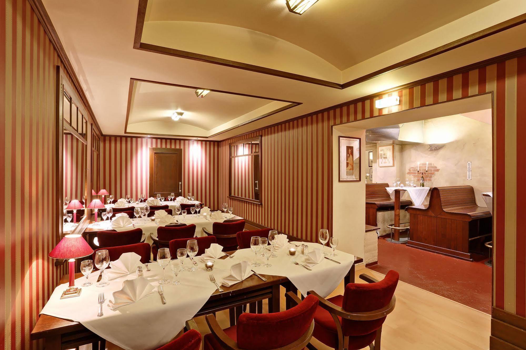 Gruenau Hotel Берлин Екстериор снимка
