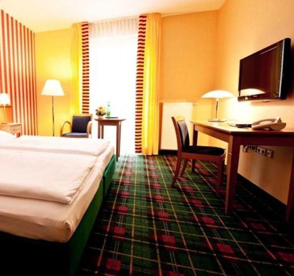 Gruenau Hotel Берлин Екстериор снимка