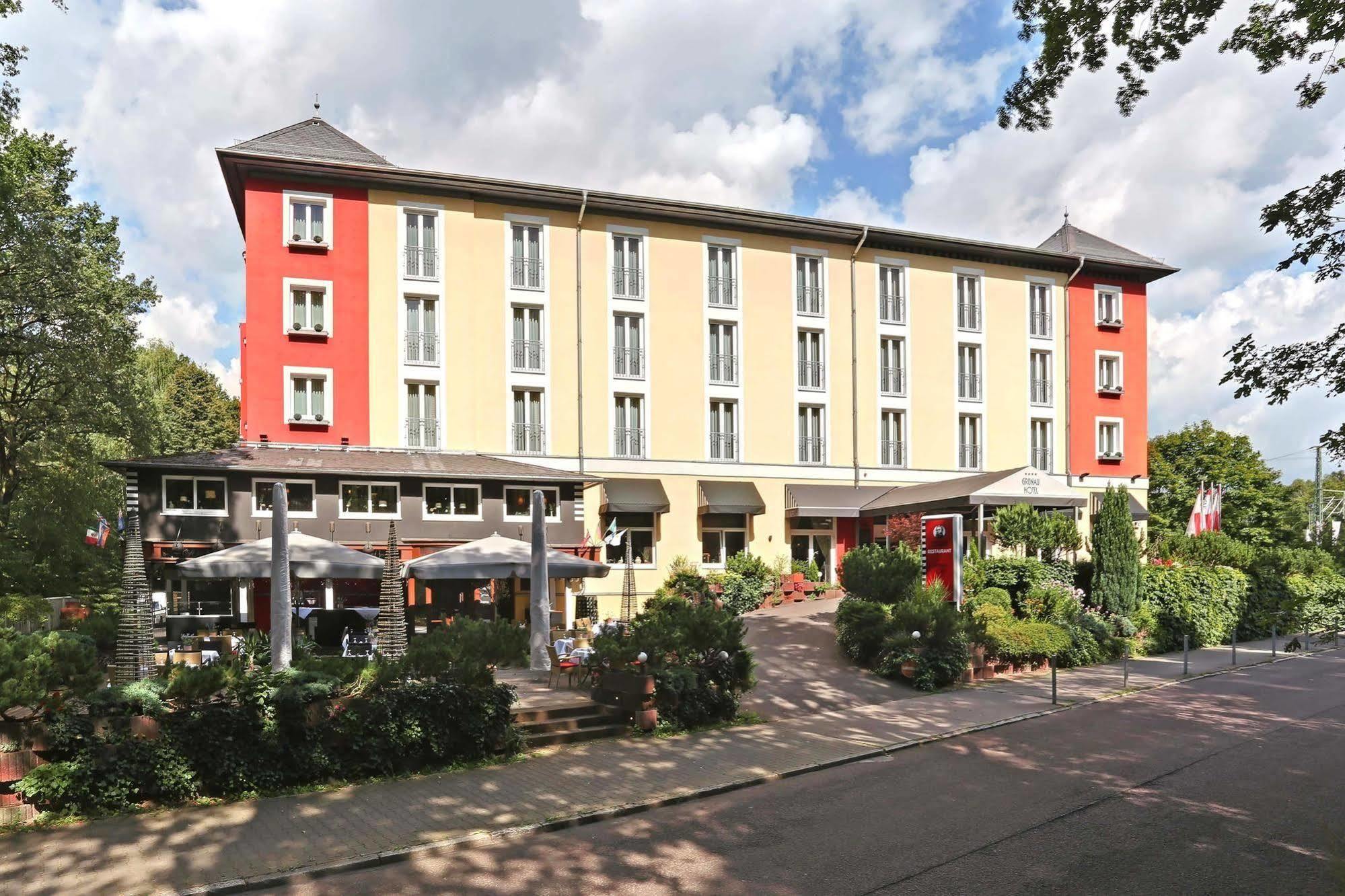 Gruenau Hotel Берлин Екстериор снимка